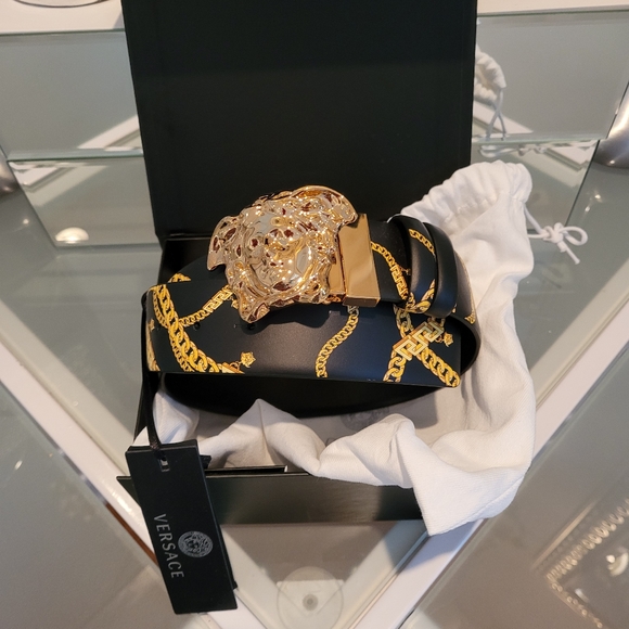 VERSACE MEN'S REVERSIBLE LA MEDUSA BUCKLE, BELT SIZE 85 MADE IN ITALY 🇮🇹. - Picture 5 of 10